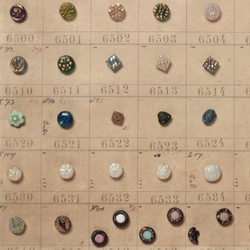 1906 Sample card (152) Czech antique dimi small glass buttons